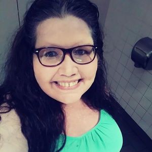 Meet your Posher, Denise